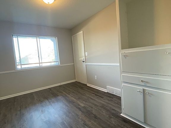 3rd image of 8030 Campbell St #8032