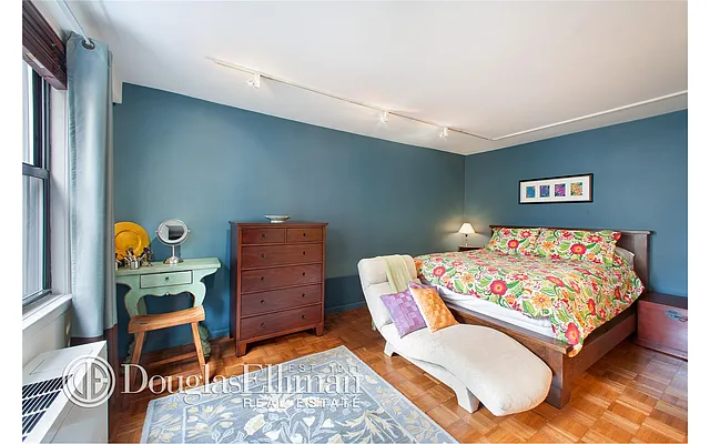 Sold by Douglas Elliman | media 10