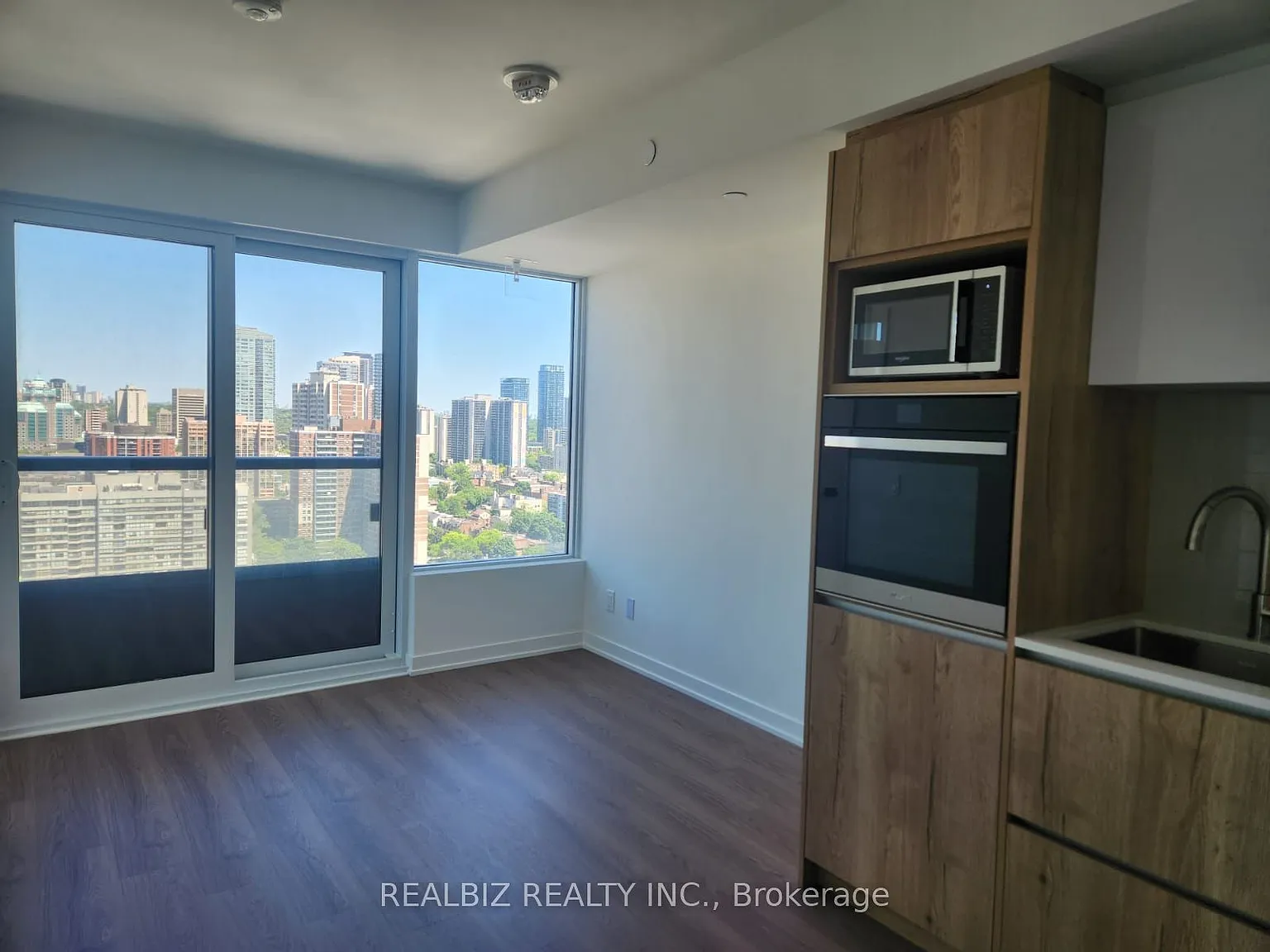 2 bed, $2,300 — Photo 4