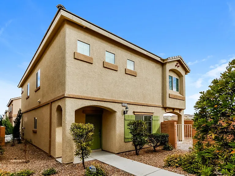 9623 Vega Carpio Ave — Photo 4