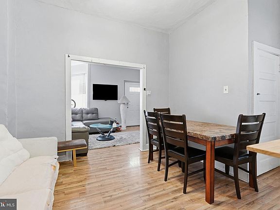 5th image of 46 S Maple Ave