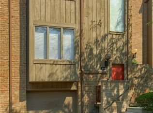292 Elm Ct, Pittsburgh, PA