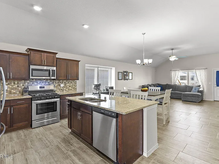 1133 Indigo Sky St — Photo 9