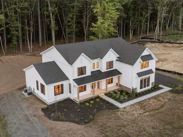 8 Wendell Pl, Westford, MA 01886