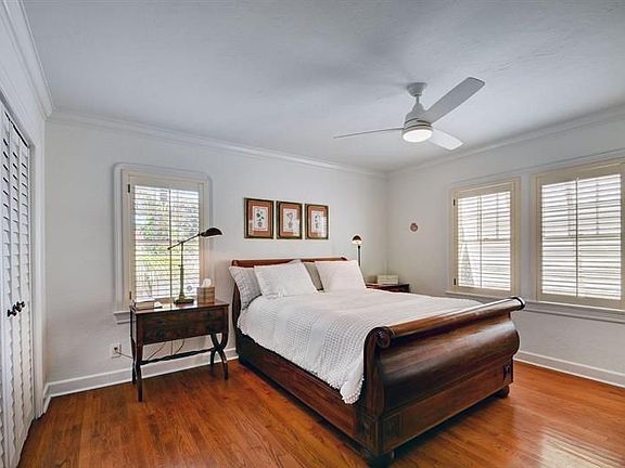 5th image of 215 33rd St