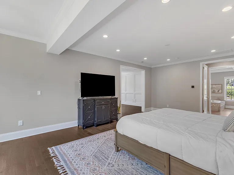7304 Hasentree Club Dr — Photo 50