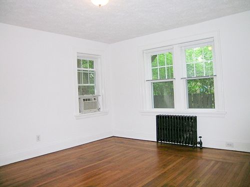3rd image of 1831 Courtland Ave APT 11