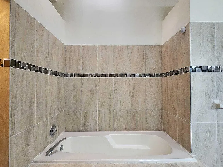7705 Forest Green Ln — Photo 26