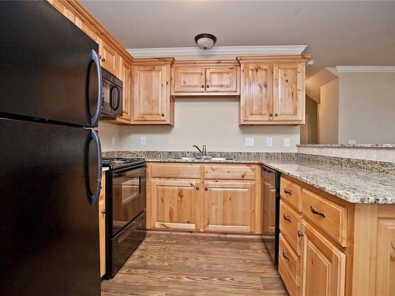 3rd image of 6204 SW Chickadee St #2
