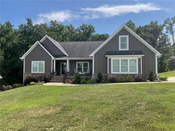 130 Hammock Ridge Dr, Seneca, SC 29672