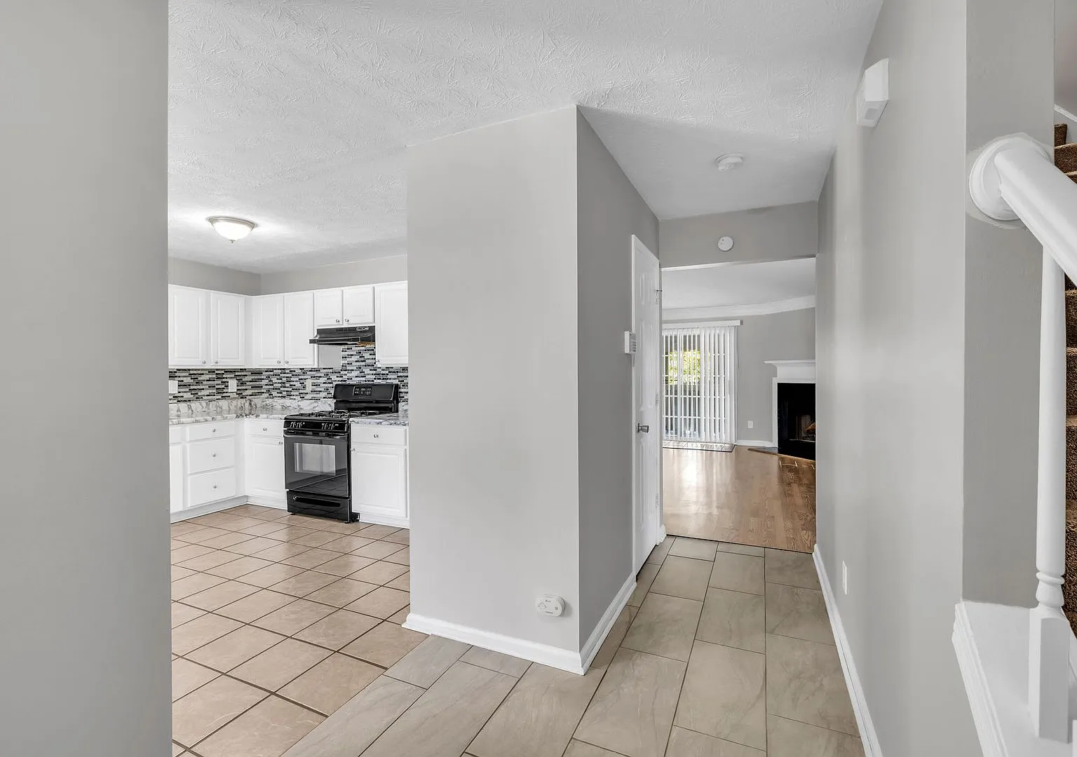 Cozy 3-Bedroom Townhome for Rent in Duluth, GA — Photo 2