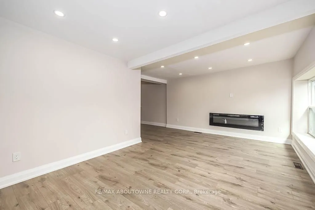 3 bed, $2,400 — Photo 3