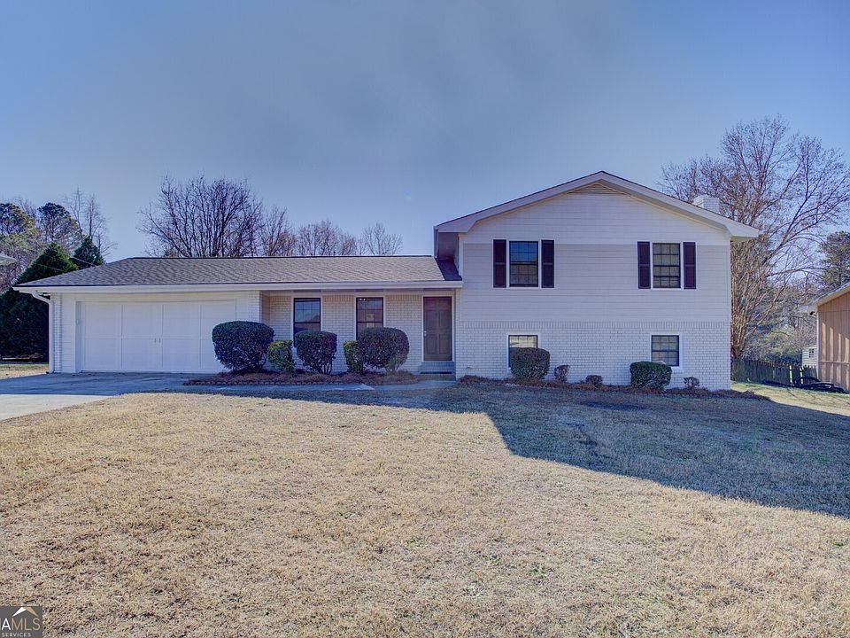 1st image of 2104 Moon Dr SW