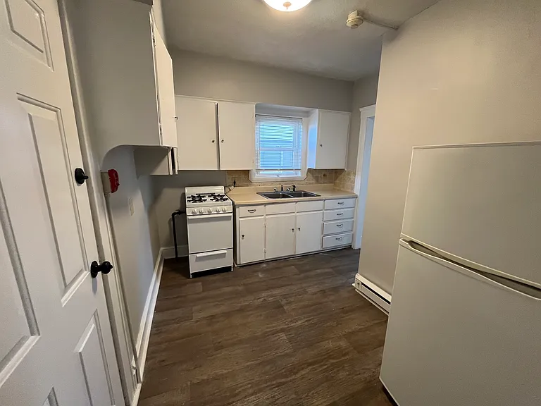 61 Meadow St #2 — Photo 2