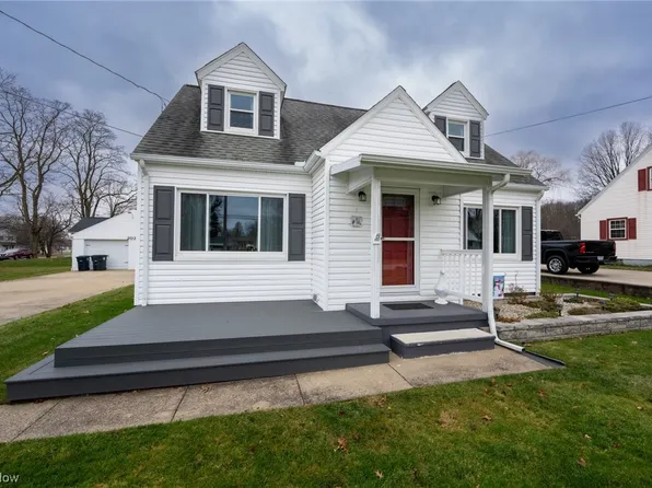 2030 Faye Rd, Akron, OH 44306
