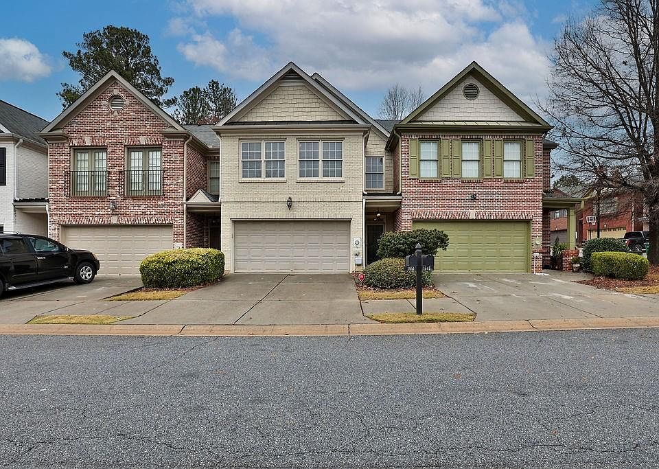 1st image of 1651 Oakbrook Lake Dr