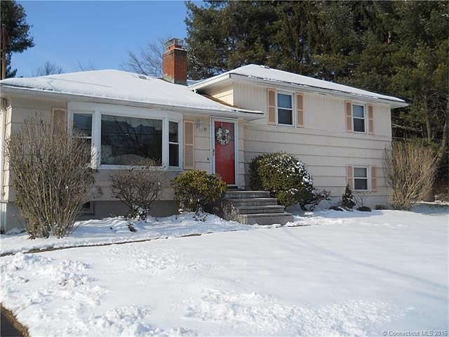 11 Marilyn Road in South Wi...