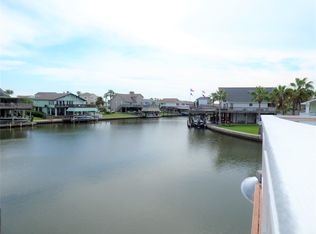317 Tahiti Rd, Tiki Island, TX 77554