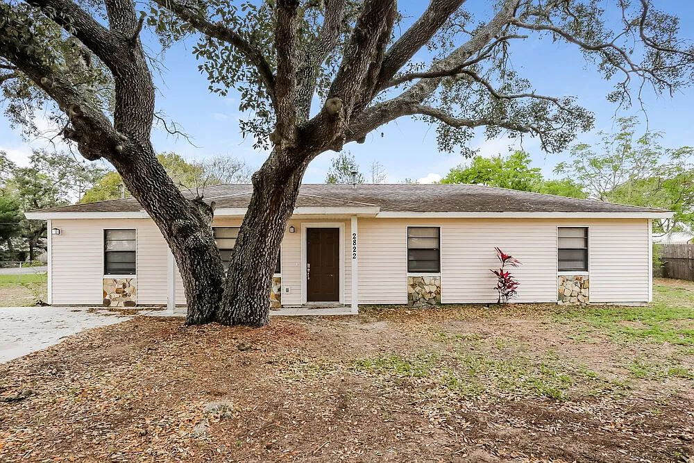 3 bed, 2.0 bath, 1296 sqft, $2,890 — Photo 1