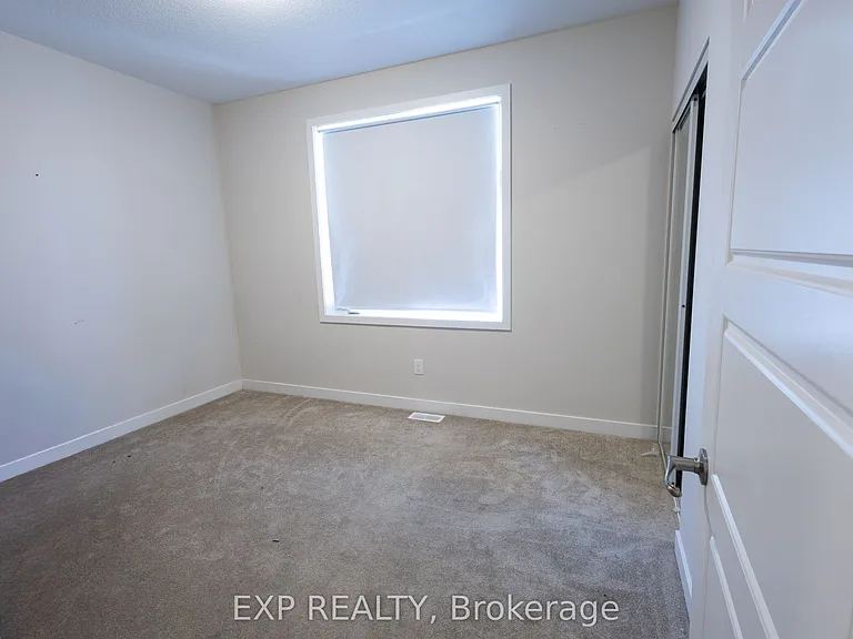 1038 Showman St — Photo 20