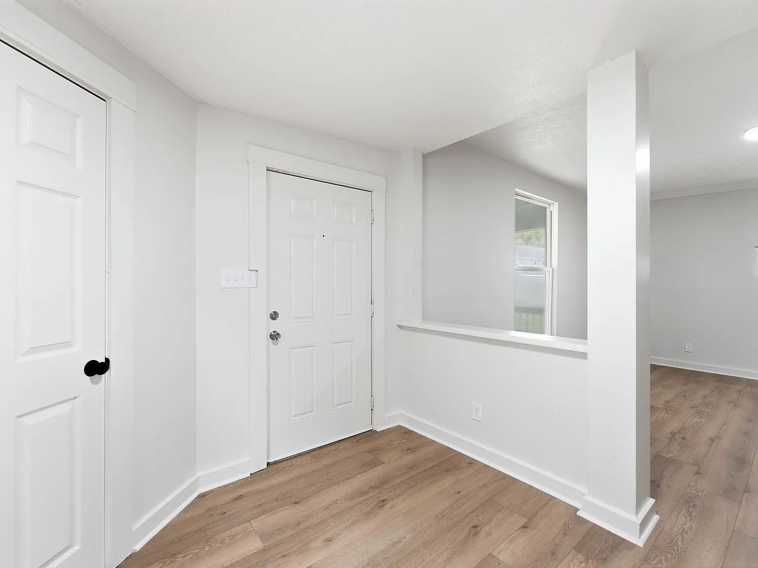 3 bed, 1.5 bath, 1344 sqft, $1,800 — Photo 2