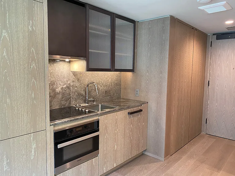 1000 Auahi St #428 — Photo 1