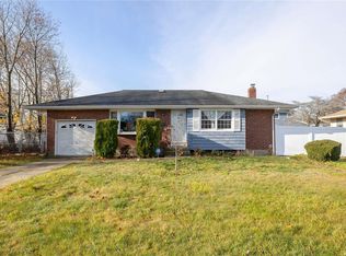 146 W 9th St, Deer Park, NY 11729