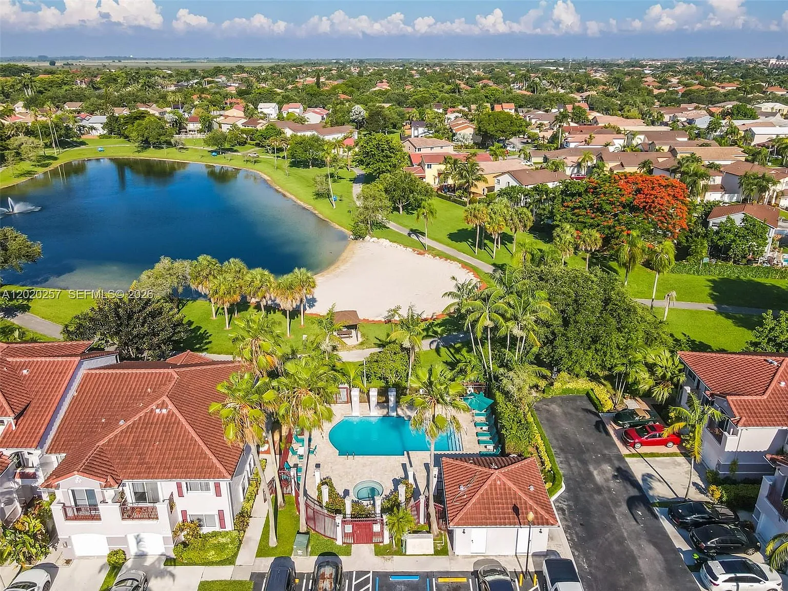4 bed, 2.5 bath, $3,420 — Photo 4