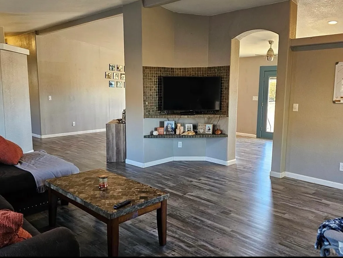 3 bed, 1750 sqft, $2,200 — Photo 4