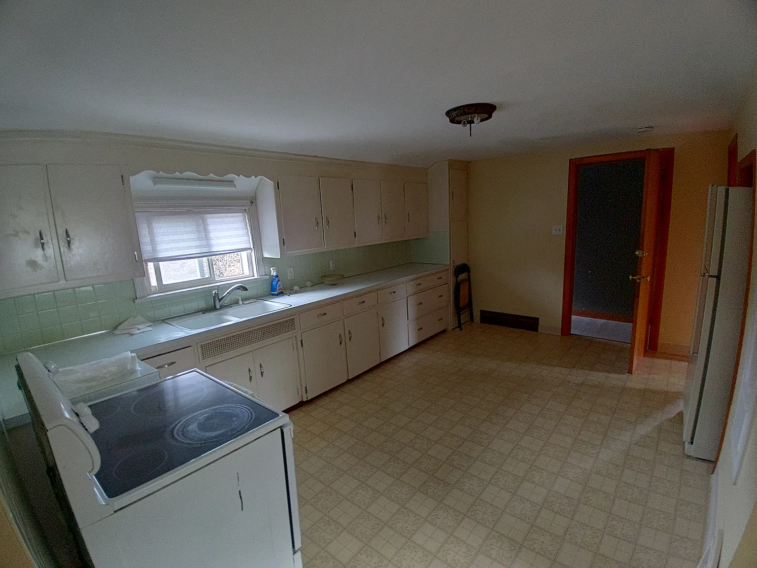3 bed, 1150 sqft, $1,275 — Photo 3