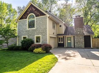 5916 Mission Rd, Fairway, KS 66205