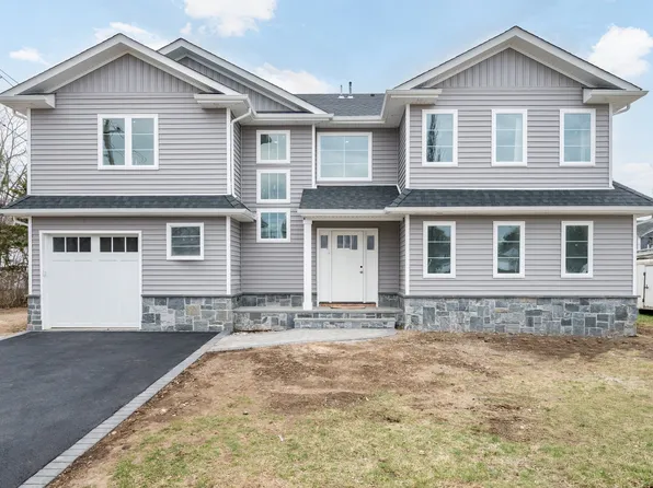 1 Scott Pl, Plainview, NY 11803