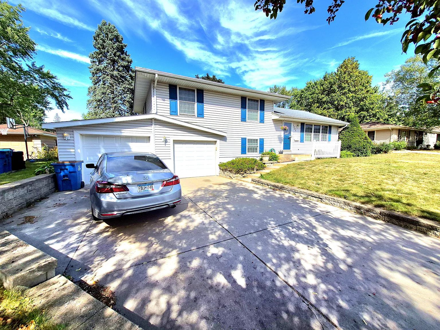 4 bed, 1850 sqft, $2,300 — Photo 2