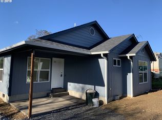 105 SE Grape Ave, Winston, OR 97496