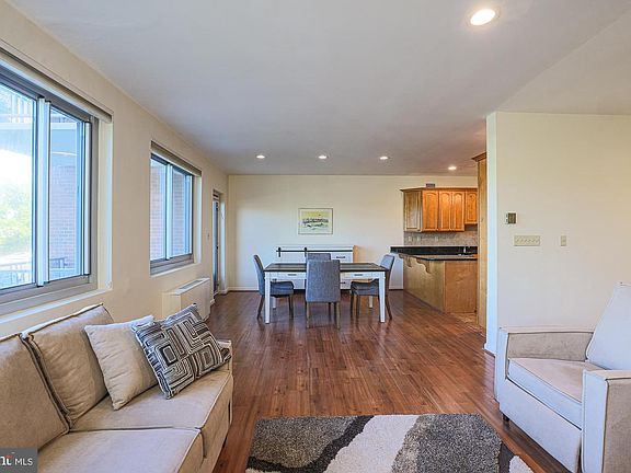 5th image of 11 Slade Ave APT 203