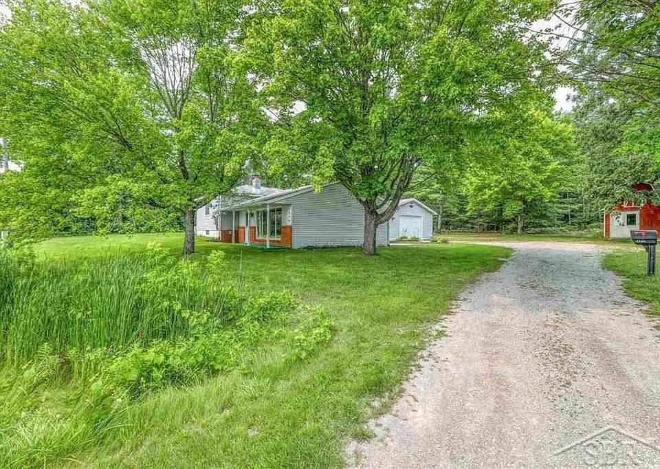 1346 W Pine River Rd, Breckenridge, MI 48615 Zillow