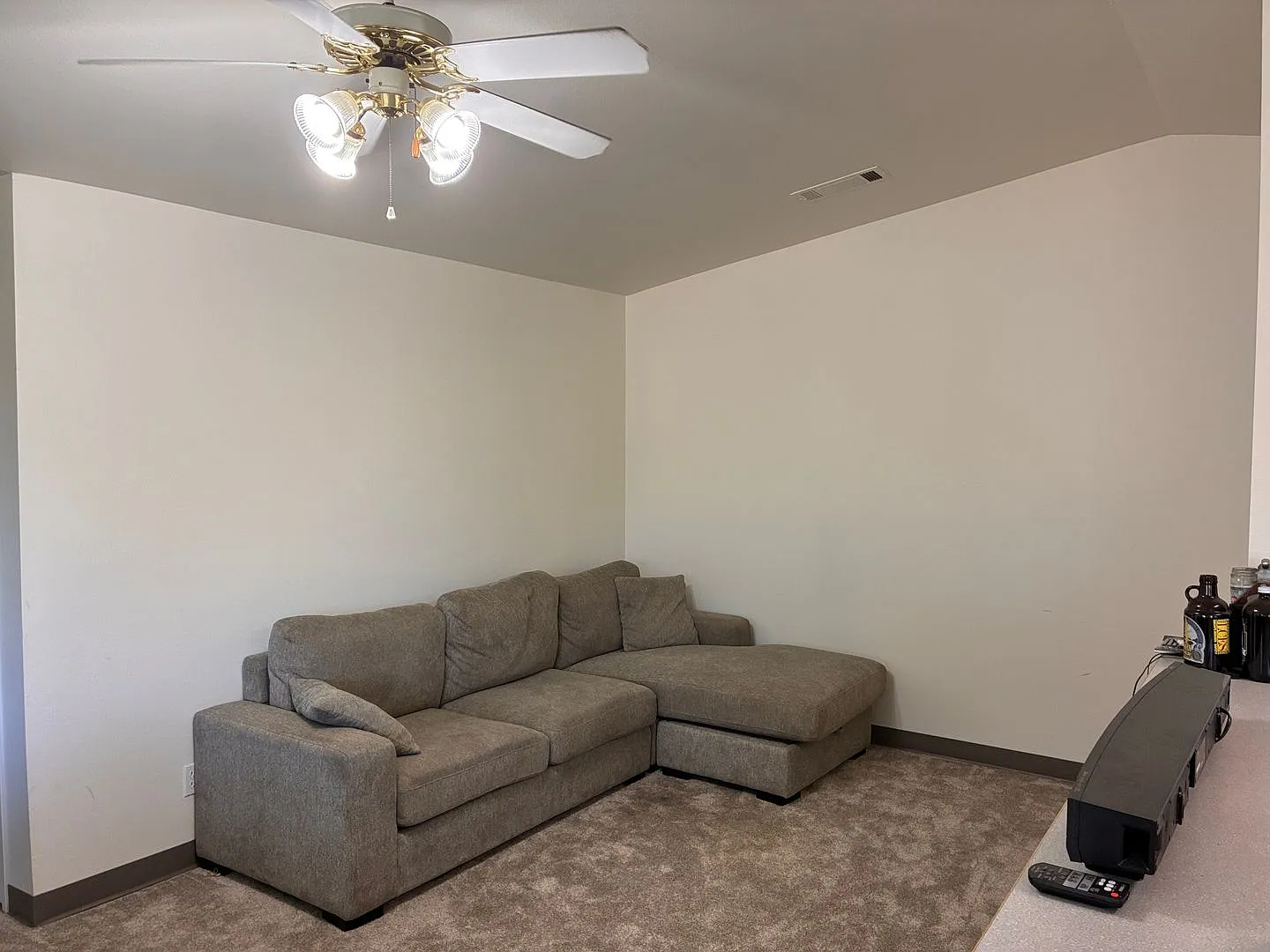 760/762 Savannah Dr. Duplex - 00760-SAVA-00 — Photo 3