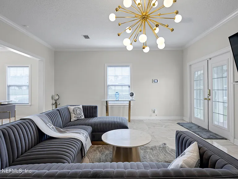200 Sunstone Ct #GUEST HOUSE — Photo 3