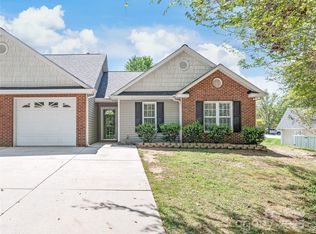 219 Edinburgh Ct, Mount Holly, NC 28120