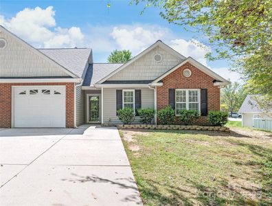 219 Edinburgh Ct, Mount Holly, NC, 28120
