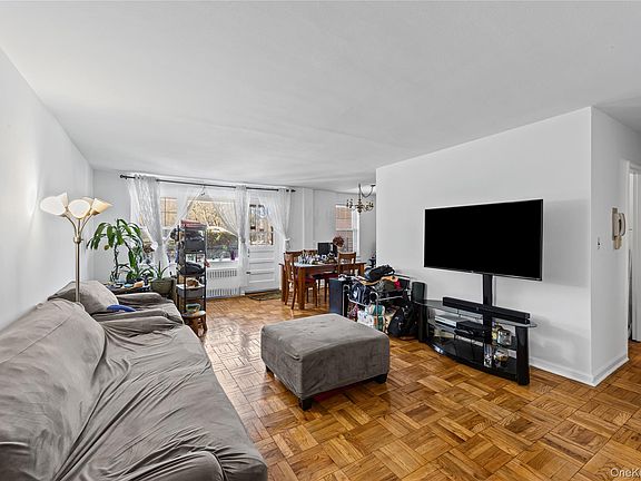4th image of 70 North Grove #1N