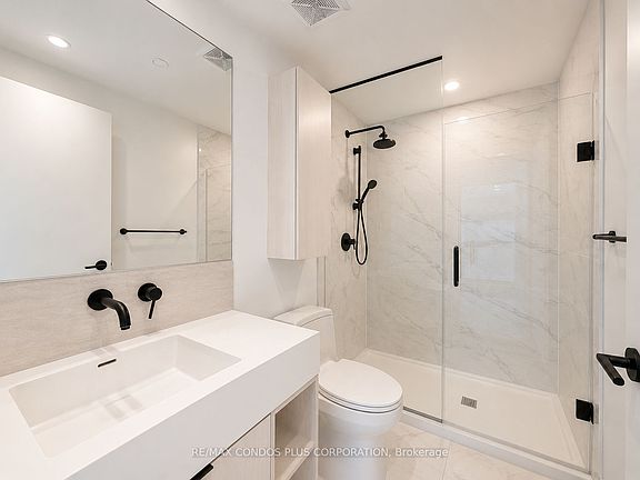 4th image of 108 Peter St #2101