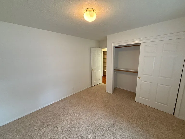 191 McLaughlin Dr — Photo 33
