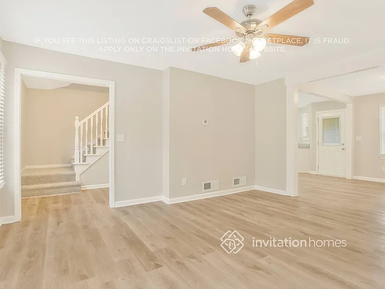 1648 Roman Point Dr — Photo 6