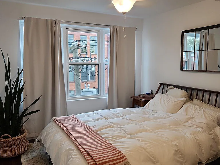 Master Bedroom (furnished)