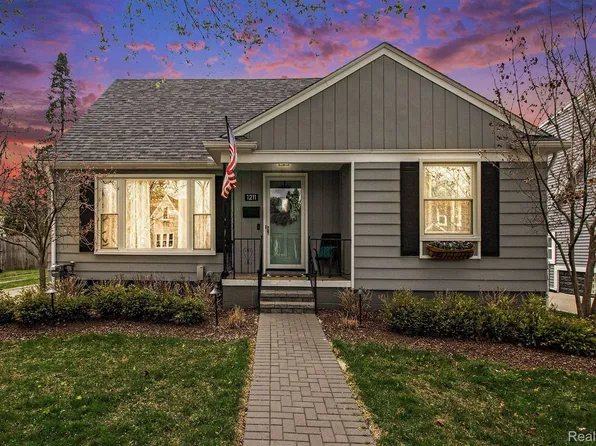 1211 N Maple Ave, Royal Oak, MI 48067