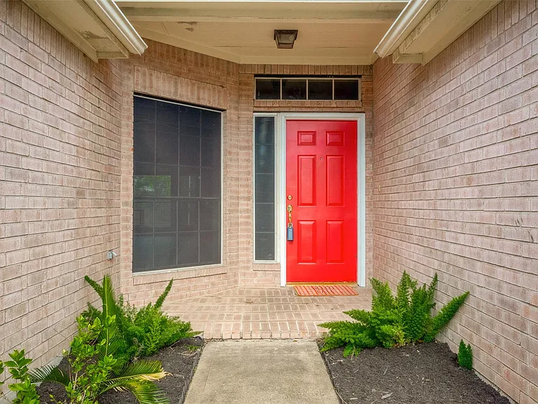 8714 Pleasantbrook Dr — Photo 3