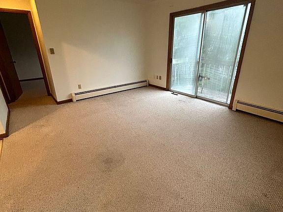 4th image of 3411 Elm Dr APT B