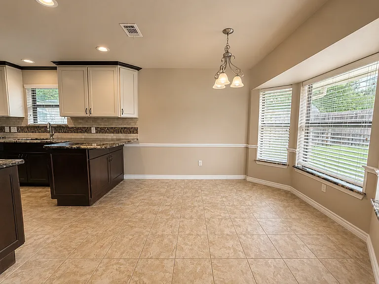 133 Springhill Dr — Photo 8