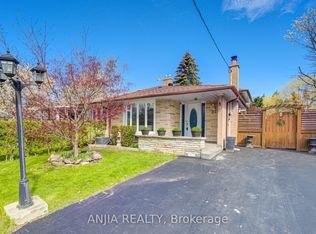 24 Friar Tuck Rd, Markham, ON L3P 1L9